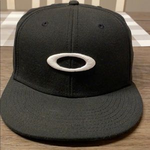 Oakley SnapBack hat. Like new, worn one time!